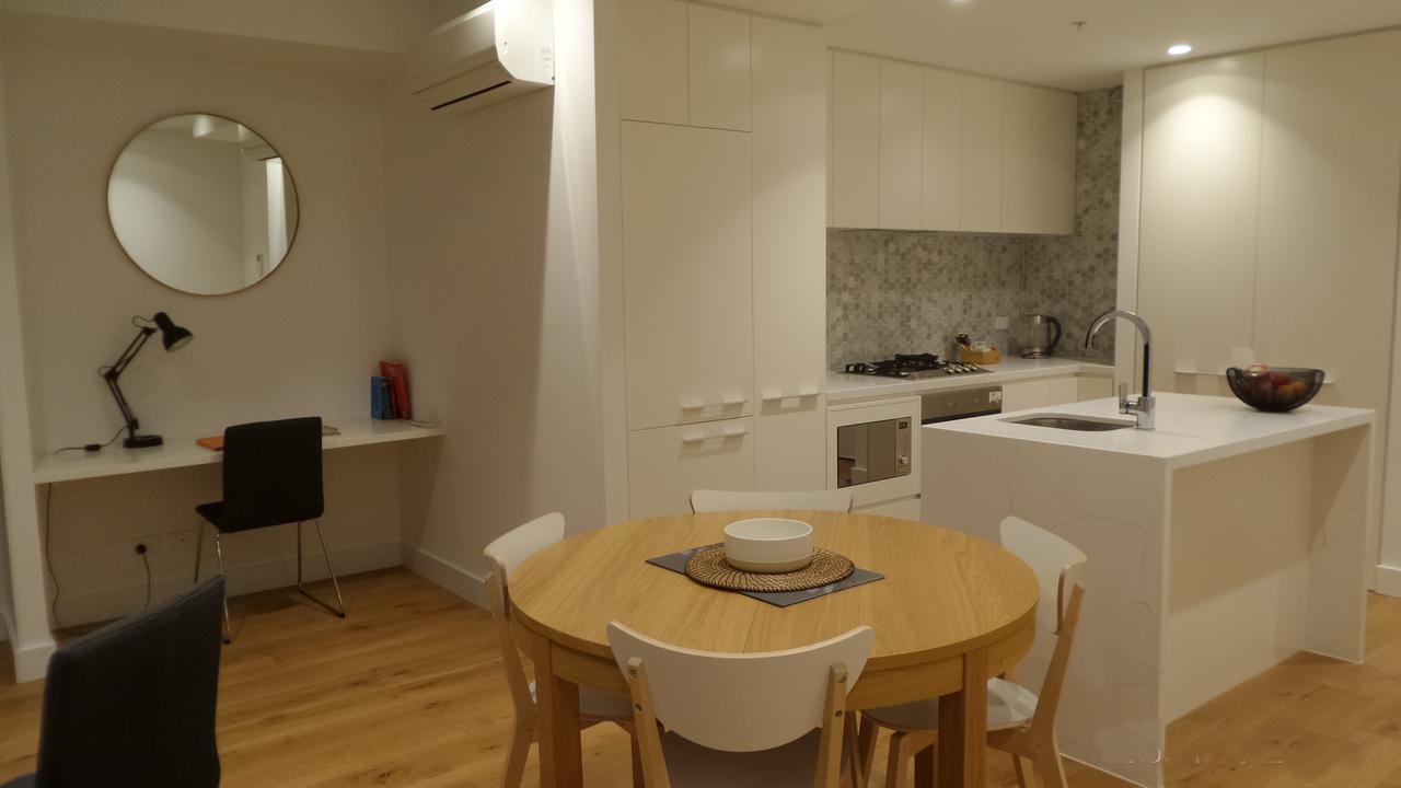 Whitehorse Towers Self Service Holiday Apartment ボックスヒル エクステリア 写真